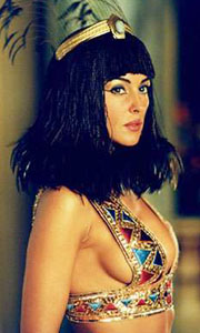 Monica Bellucci som Kleopatra